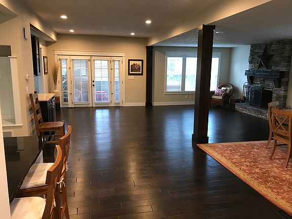 Open floorpan, hardwood