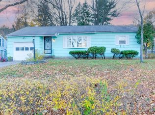 137 Crestview Dr, Syracuse, NY 13207