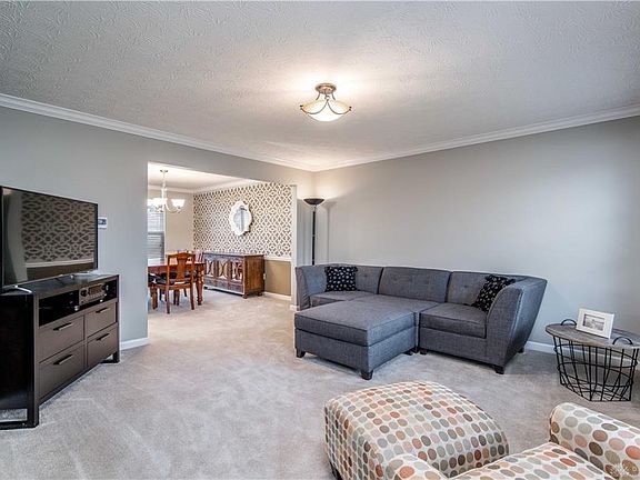 3rd image of 103 Pleasant Chase Cir