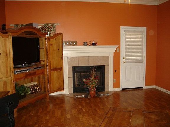 2nd image of 440 Magnolia St