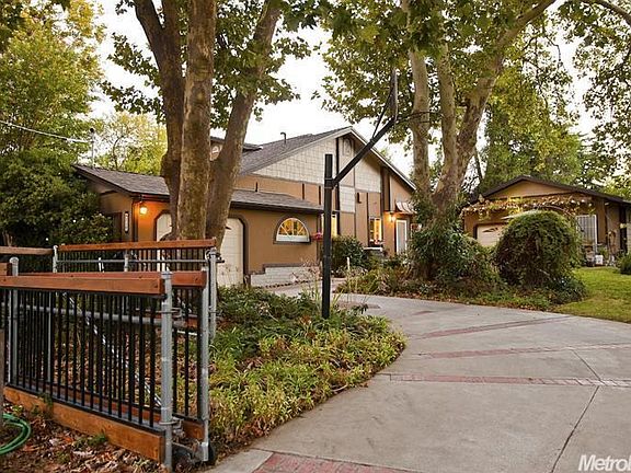 2nd image of 8317 Mariposa Ave