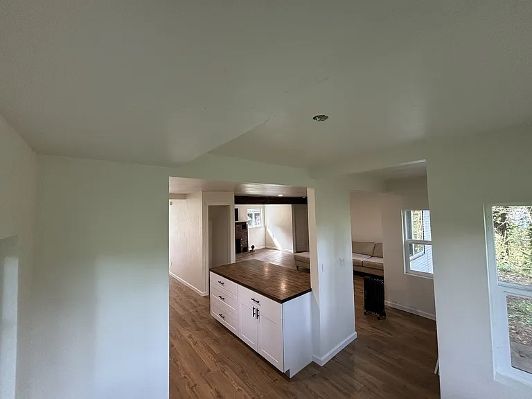 2835 NE Highway 20 — Photo 2