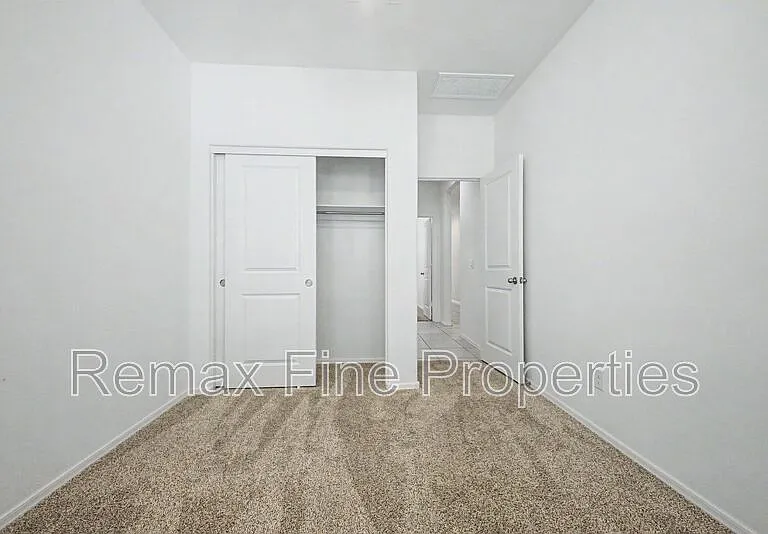 15543 W Desert Hollow Dr — Photo 22
