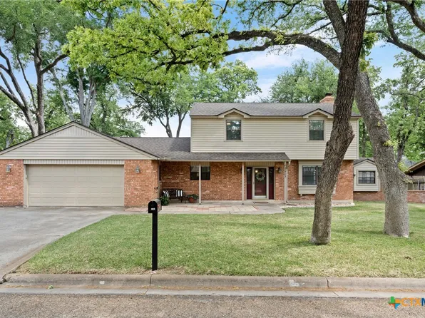 1903 N Harding Ave, Cameron, TX 76520