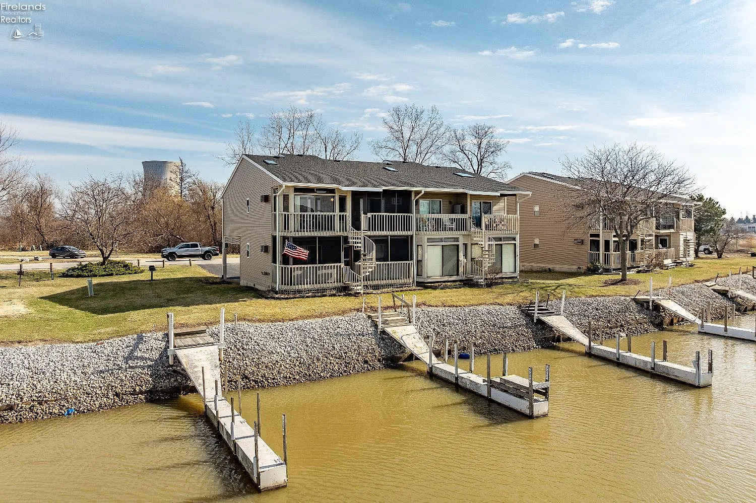 6256 N Harris Harbor Dr photo 1