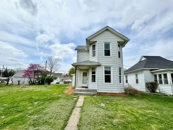 1312 Oak St, Muscatine, IA 52761