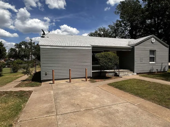 1822 9th St, Woodward, OK 73801