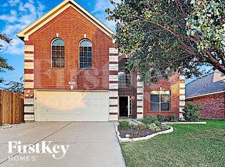 10805 Middleglen Rd, Haslet, TX 76052