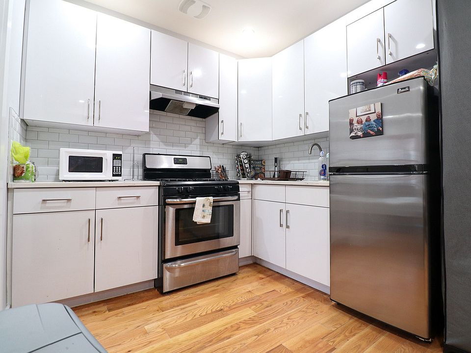 1st image of 584 Bainbridge St #2F