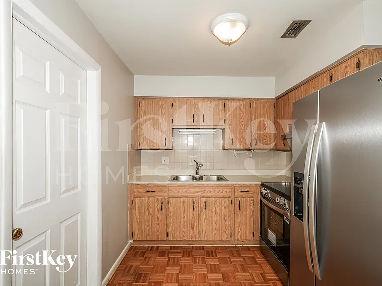 6807 S Cortez Ave — Photo 7