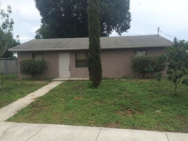 1st image of 4300 NE 12th Ave