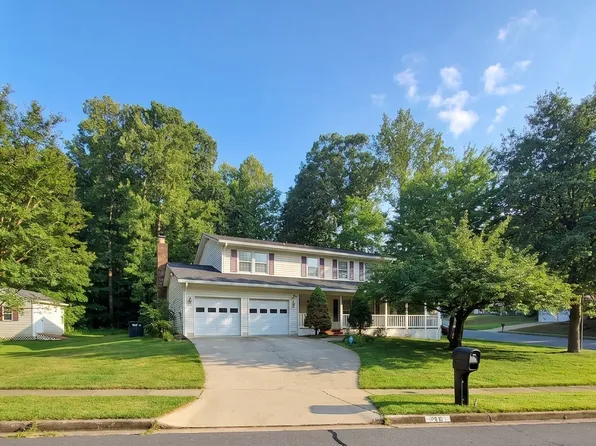 2501 Fraser Ct, Woodbridge, VA 22191