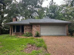 422 Jeanette Cir, Jackson, MS 39212