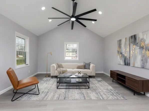 406 S Utterback St, Vandalia, MO 63382