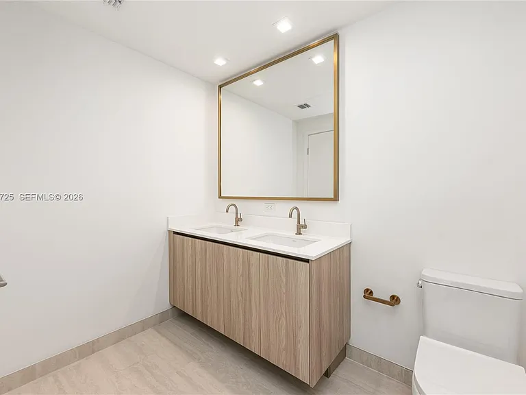 77 SE 5th St #1505 — Photo 32