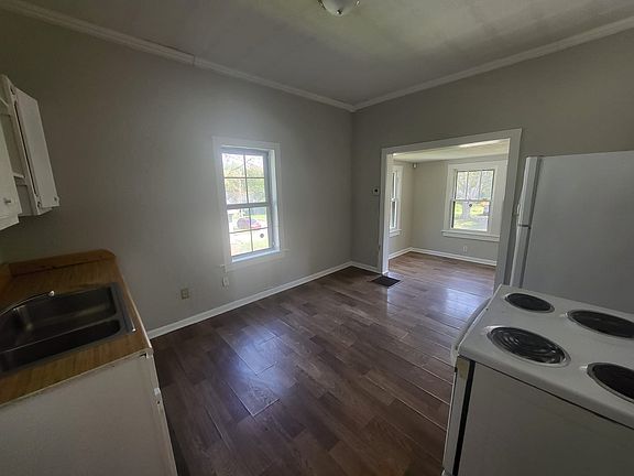 5th image of 826 Gracey Ave