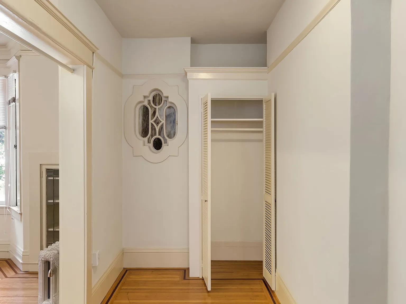 1 bed, $3,995 — Photo 2