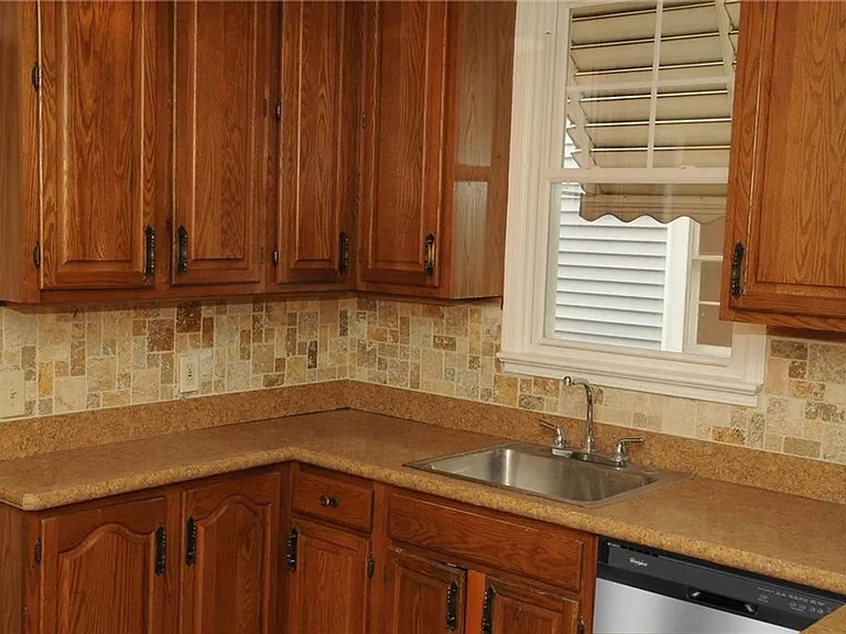 1158 Castleton Rd — Photo 10