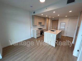 1626 Water St #1201, Kelowna, BC V1Y 0N7