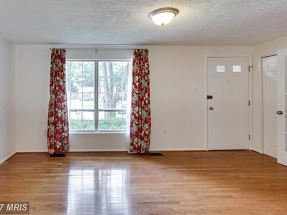 3rd image of 6106 Winter Park Dr