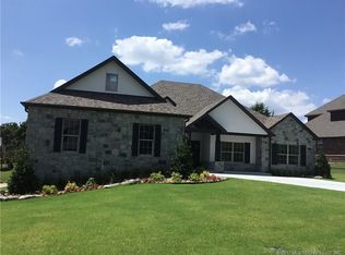 520 Cross Timbers Blvd, Sapulpa, OK 74066