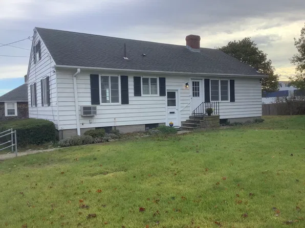 10 Clara St, New Bedford, MA 02744