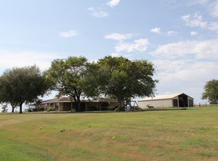 2113 Bruno Rd, High Hill, TX 78956