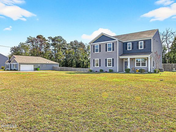 3rd image of 221 Cheswick Drive