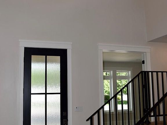 4th image of 2838 Laguna Dr