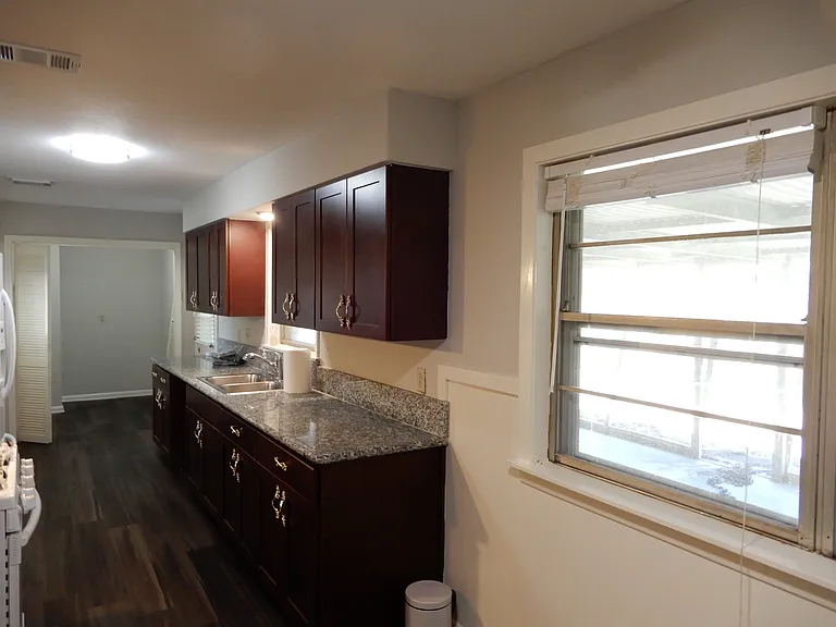 8611 Dover St — Photo 22