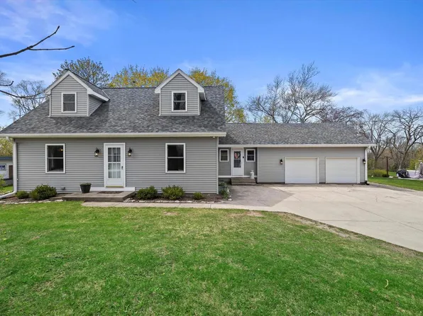 4453 South Moorland ROAD, New Berlin, WI 53151