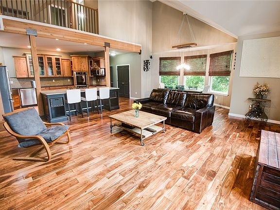 3rd image of 20500 151st Ln SE