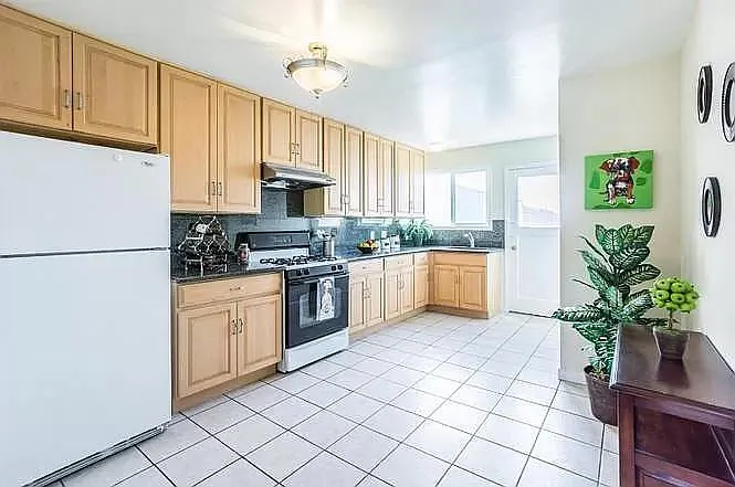 1285 48th Ave photo 1