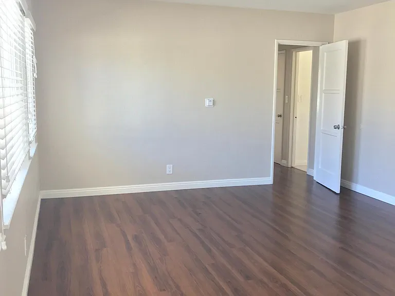 3870 Lamont St — Photo 3