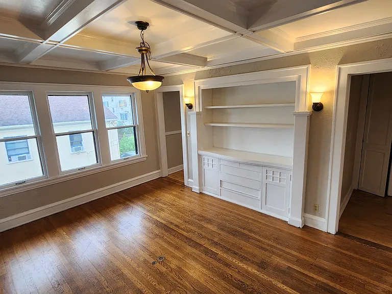 428 W Franklin Ave #430 — Photo 8