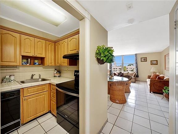 2nd image of 2899 Collins Ave APT 536