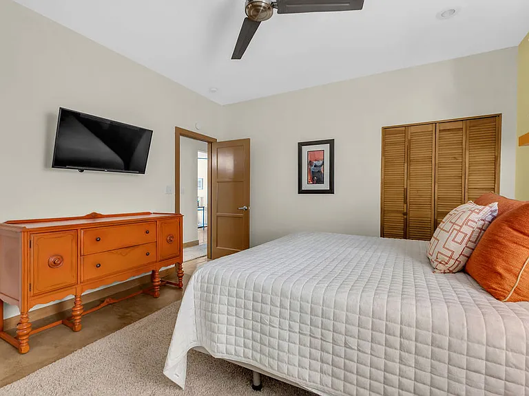 53945 Eisenhower Dr — Photo 33