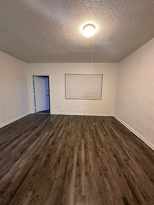 Studio, 500 sqft, $1,300 — Photo 3