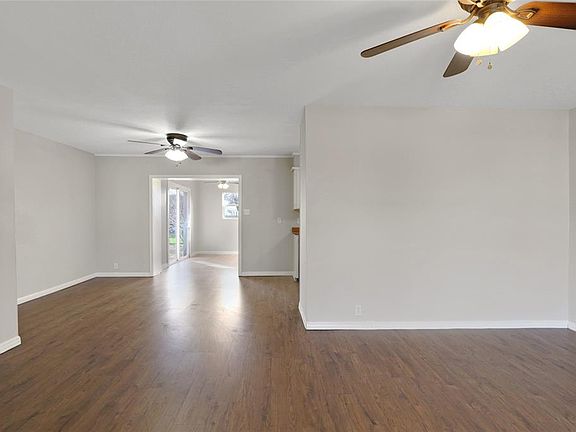 3rd image of 309 Allenwood Dr