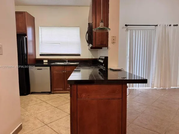 891 Cypress Park Way #P6, Pompano Beach, FL 33064
