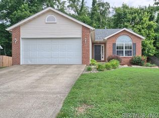 116 Bayfield Dr, Glen Carbon, IL
