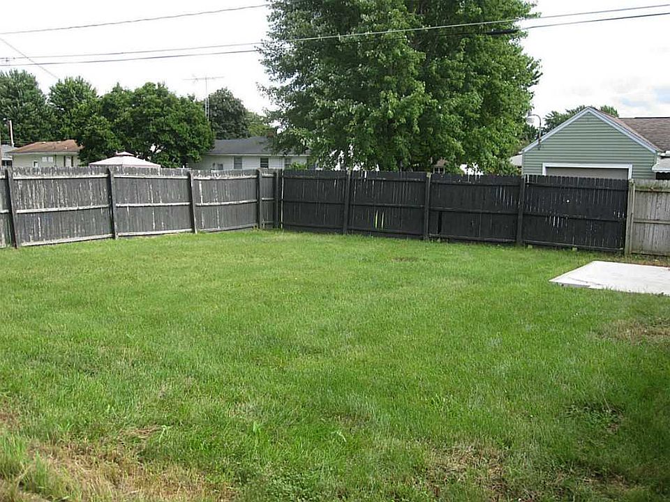 1st image of 702 Fernwood Ave