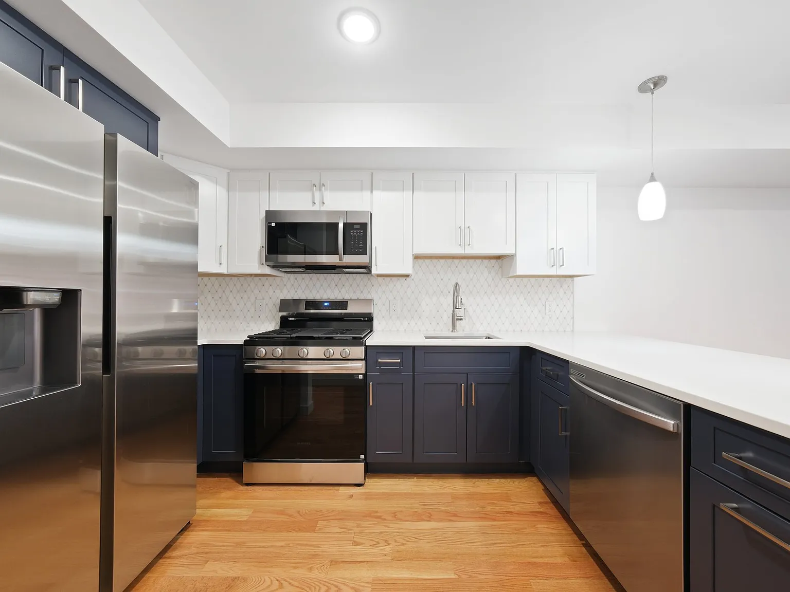 3 bed, 1200 sqft, $3,500 — Photo 3