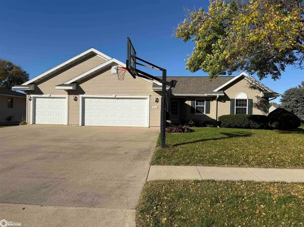 860 11th Street Pl, Garner, IA 50438