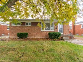 19094 Lister Ave, Eastpointe, MI 48021