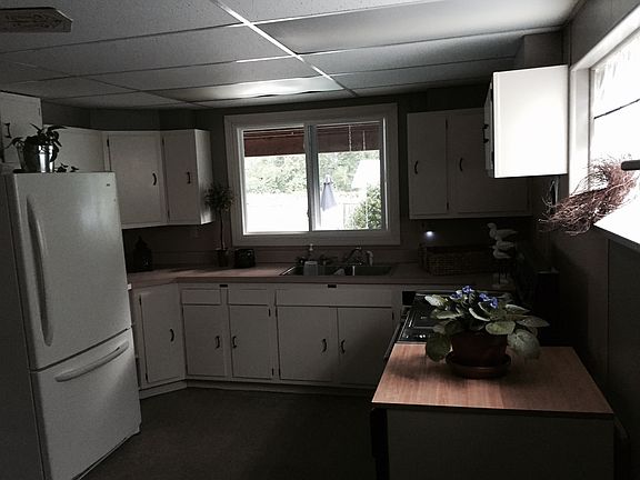 5th image of 336 Main St