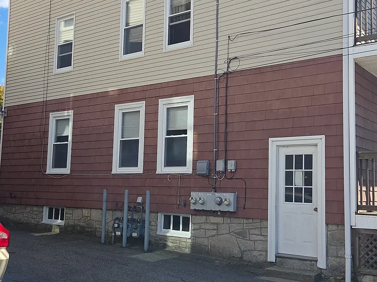 91 Cote Ave — Photo 7