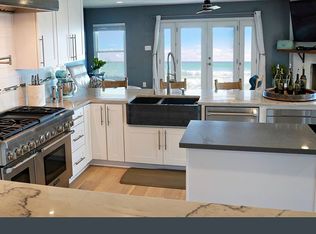 7906 Ocean Dr, Beach City, TX 77523