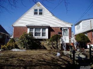 39 Jasper St, Valley Stream, NY 11580