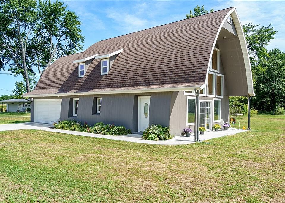 308 N Myrtle St Beecher City Il 62414 Zillow